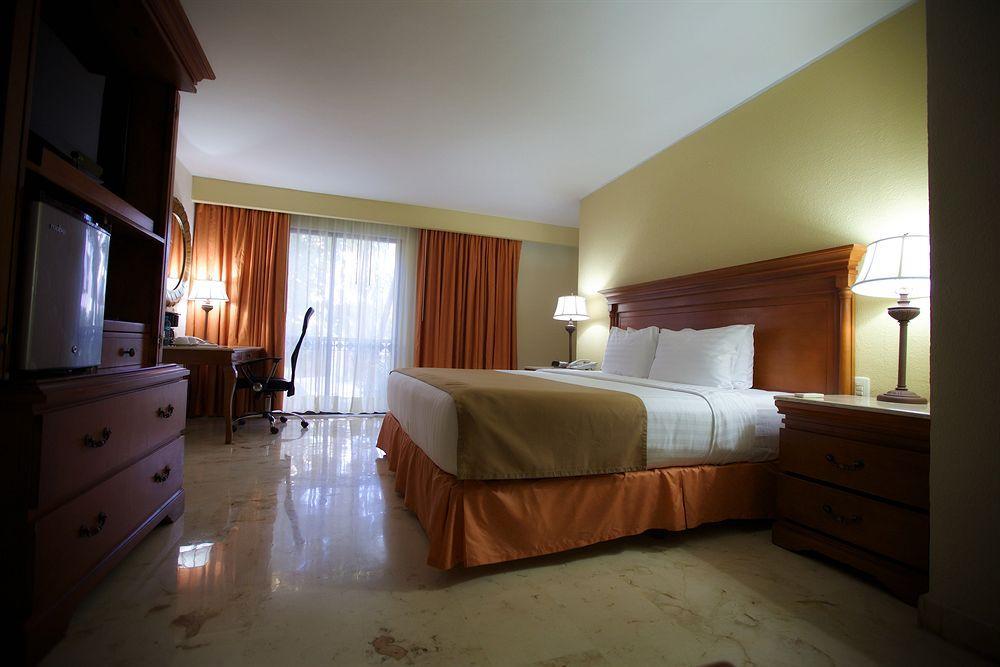 ホテル Continental Caribe Bay チェトゥマル エクステリア 写真