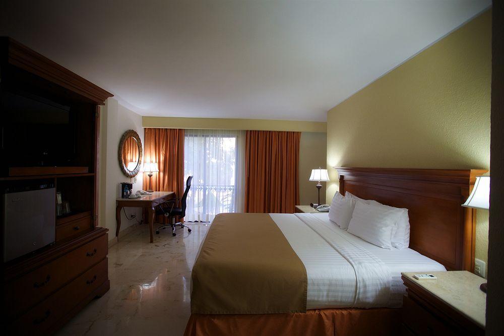 ホテル Continental Caribe Bay チェトゥマル エクステリア 写真